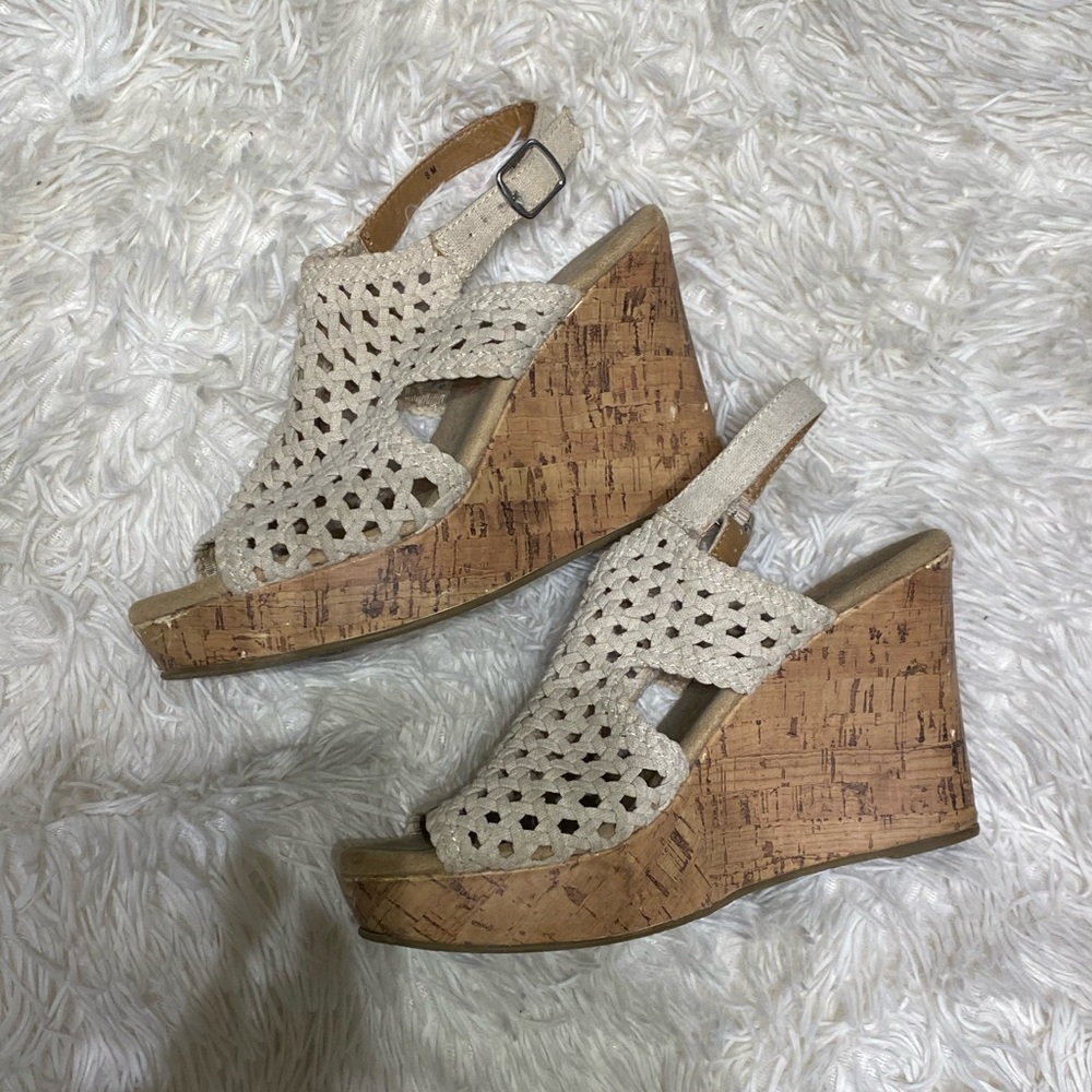 Cream wedges